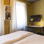 Boutique Zum Gruenen Baum Hotel *