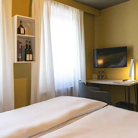Boutique Zum Gruenen Baum Hotel *